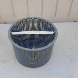 Pool pump basket round