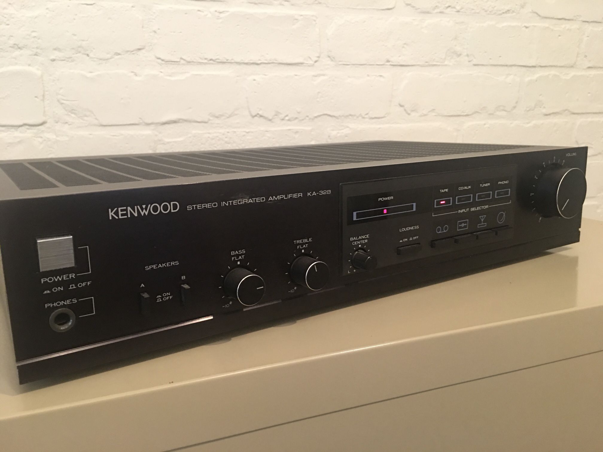 (Alsip) Vintage Kenwood Stereo Integrated Amplifier KA -328