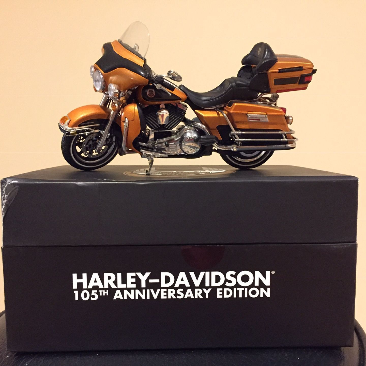 Harley Davidson 105th Anniversary Ultra Classic 1/12 scale die