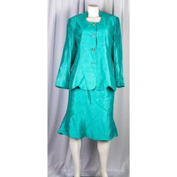 90's Peeress SeaFoam women's scalloped suit jacket and skirt size 14