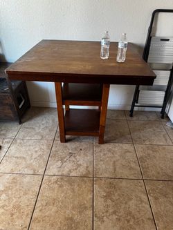 Kitchen Table /no chairs