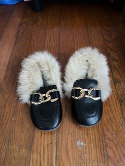 Toddler Girls Faux Fur Loafers – Size 28 / US 9-10 – Black & Cream