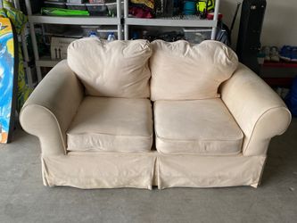Satin muslin fabric made nice durable love seat needs cleaning