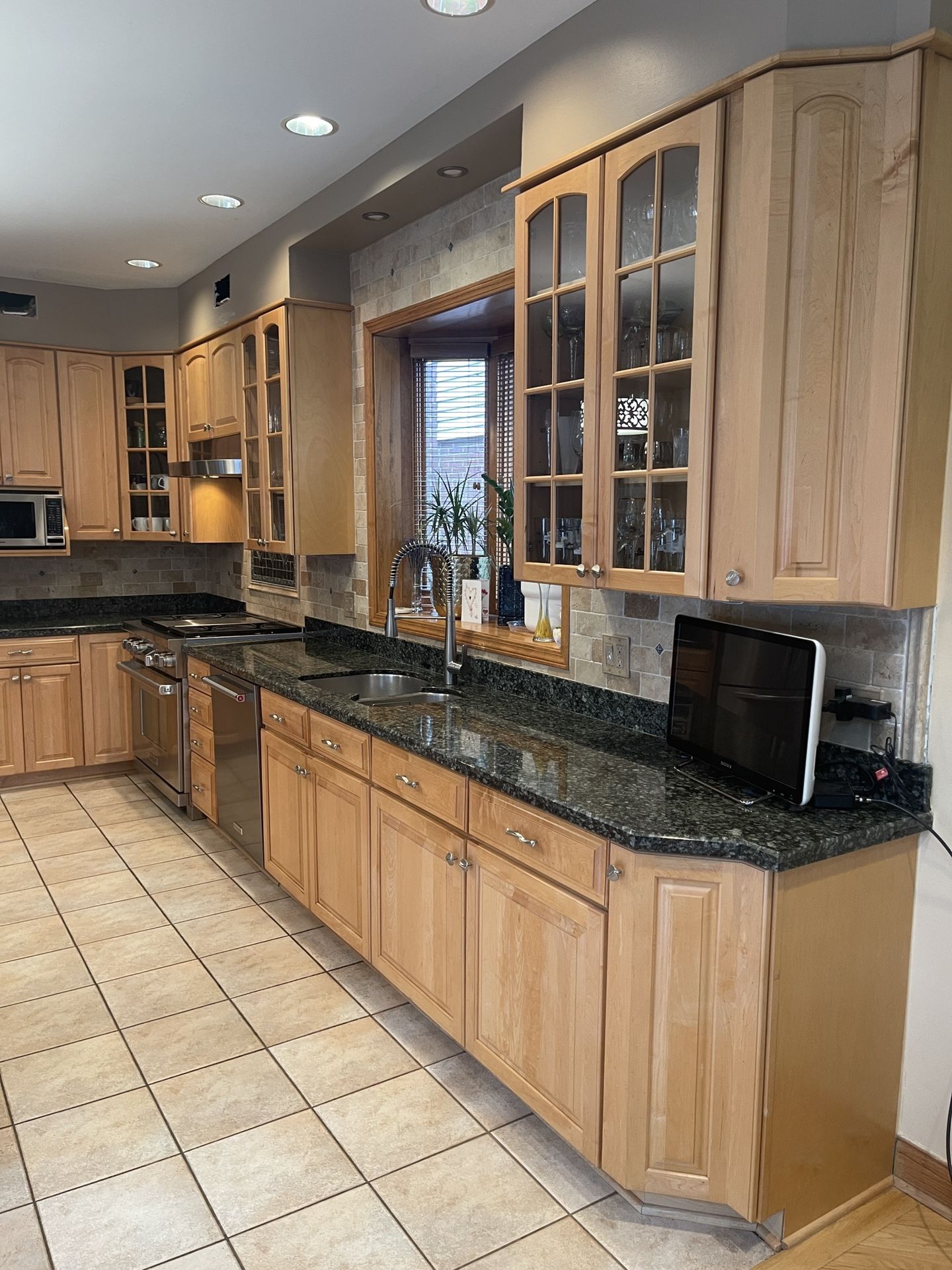 Maple Kitchen Cabinets & Granite Countertop For Sale