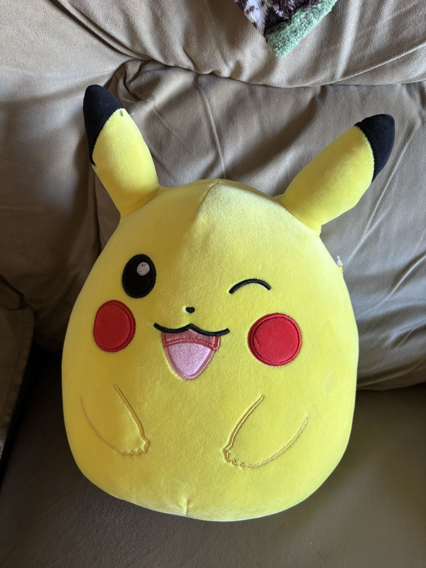 Squishmallow Pikachu