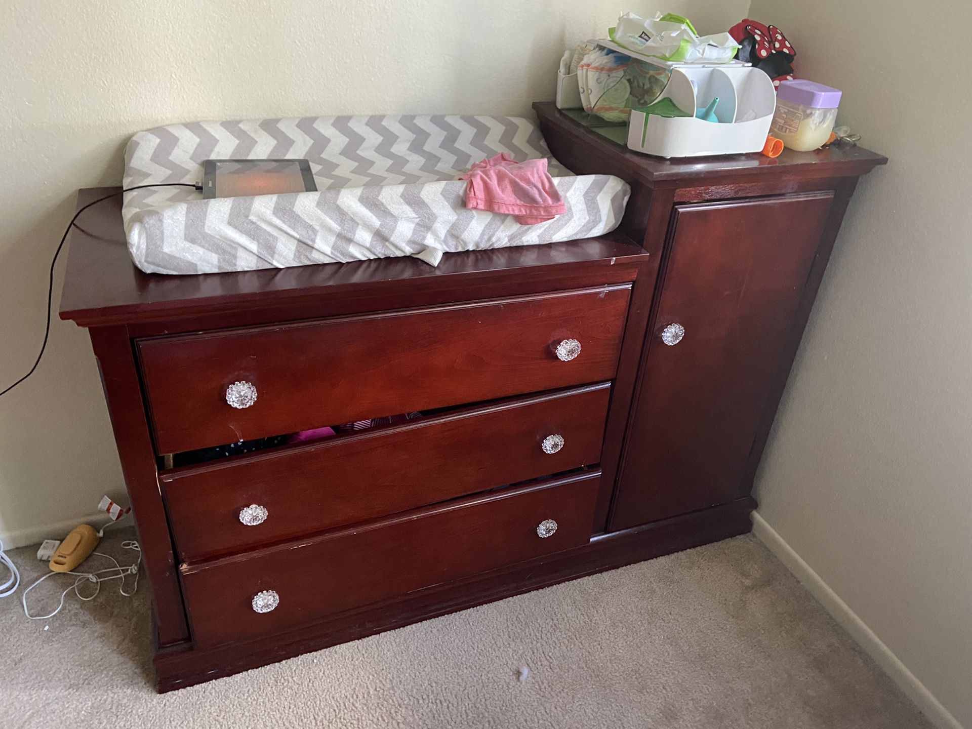 Dresser/changing table