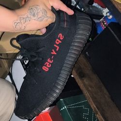 Yeezy (Breds)