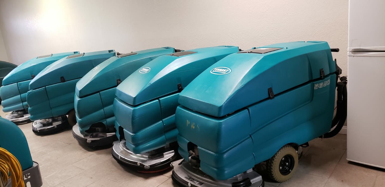 Floor Scrubber Tennant Model 5680