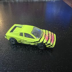 Matchbox Ferrari Testarossa NEON (Yellow-Green) TR 1:59 Scale