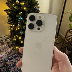 iPhone 15 Pro 128GB UNLOCKED