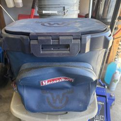 Fishing Ice Chest 