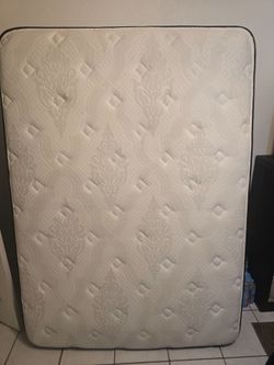 Queen size mattress. Urgent needs to go