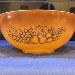Vintage Pyrex Old Orchard Mixing Bowl -2.5qt