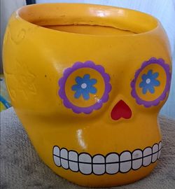Skull pot holder or ash Trey