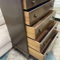 Rolling Wood Chester Dresser 50”H x 35”W, 5 Drawers 🚚 extra Cómoda madera