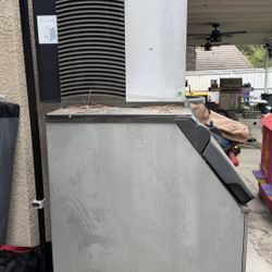 Manitowoc Commercial Ice Maker