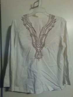 White 100% cotton embroidered tunic