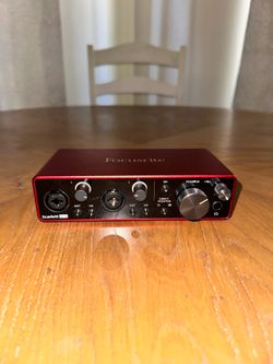 Focusrite Scarlett 2i2 (3rd Gen) USB Audio Interface + USB-+XLR Cable