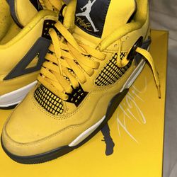 Jordan 4 Lightning 