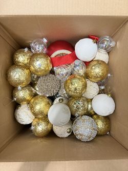 LOT OF 80 HOLIDAY ORNAMENTS