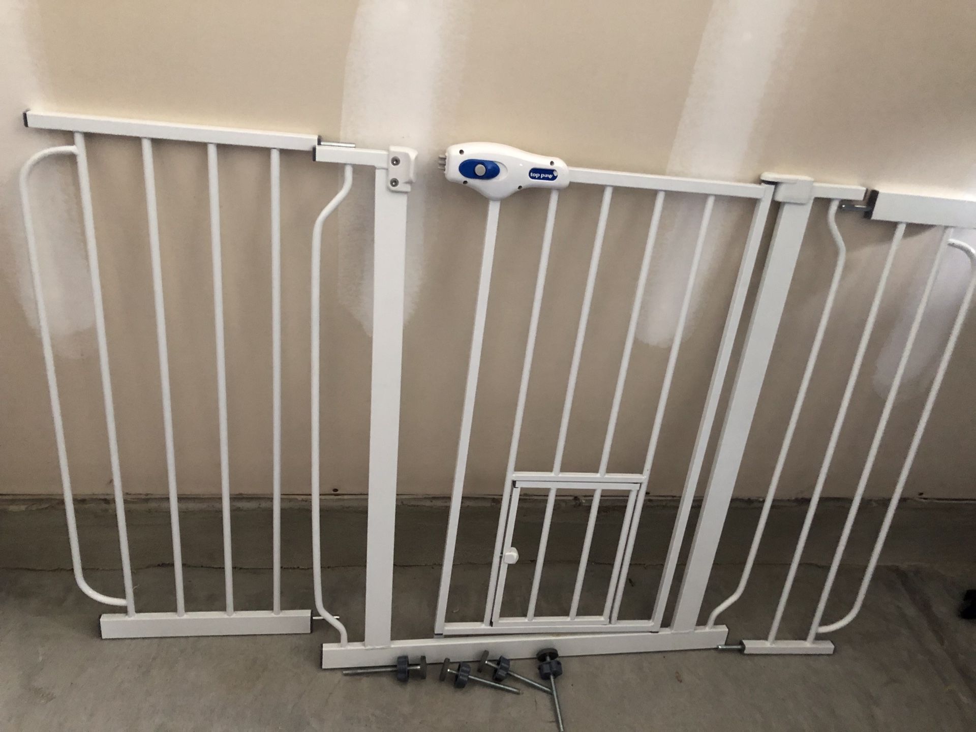 Top Paw Pet Gate for Sale in Apex, NC OfferUp