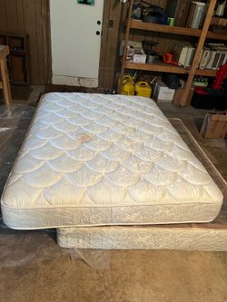 Queen mattress and box spring