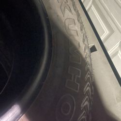 Tires Kumho 265/70/16 Good Condition 