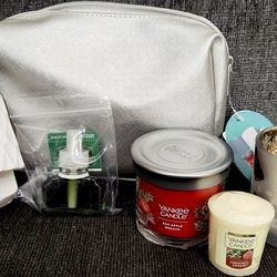 Yankee Candle Silver Holiday Medium Tote Set plus Votive/Tea Light Holder