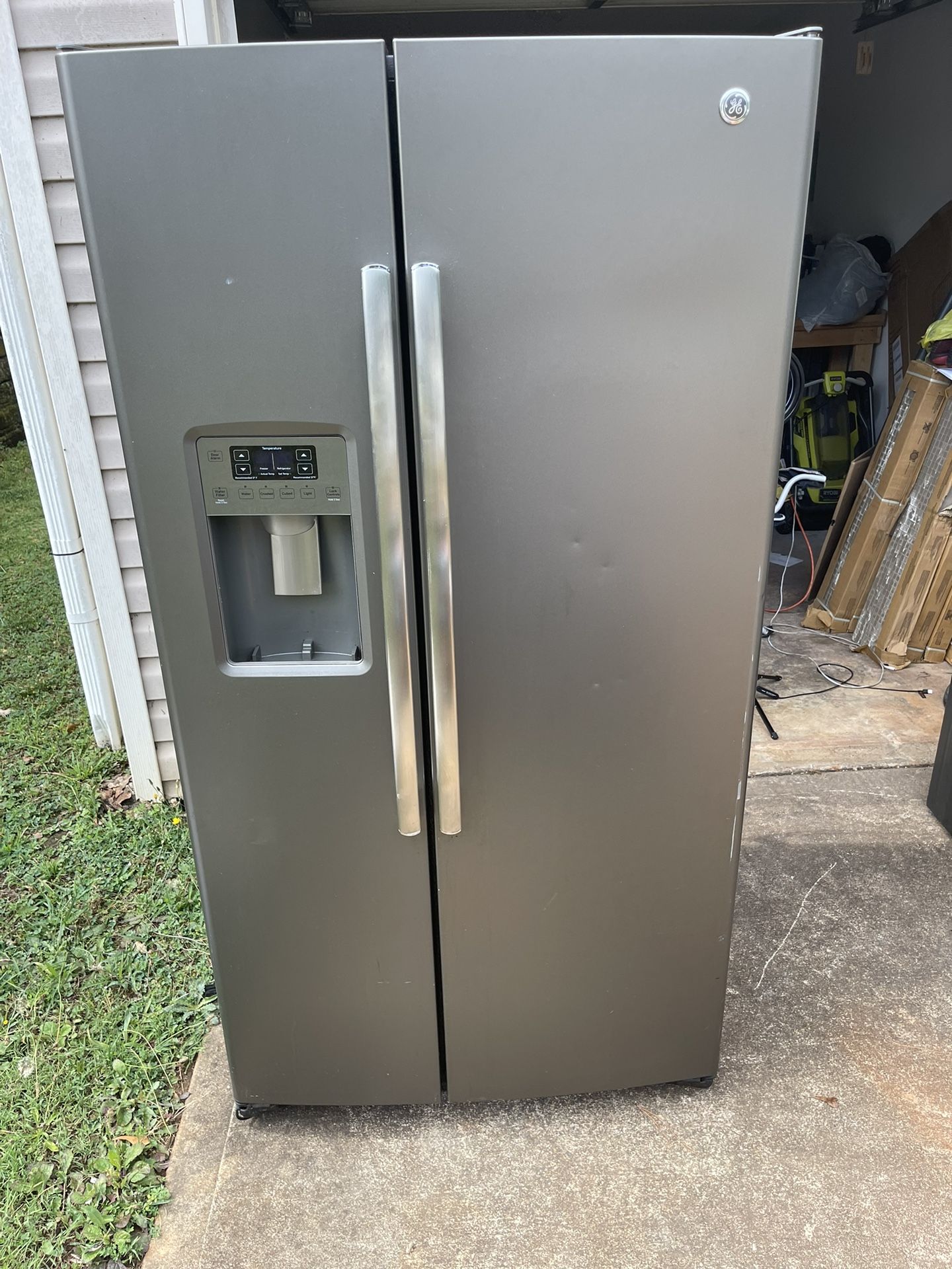 Ge Refrigerator And Stove Used Everything $500