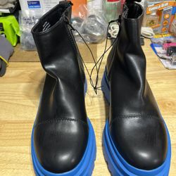 Women’s Forever 21 Black/Blue Booties, Size 10 (New in Box) $25