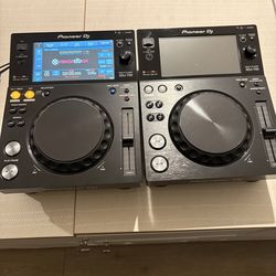 XDJ 700 pair good condition