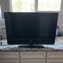 32’ LG Tv 