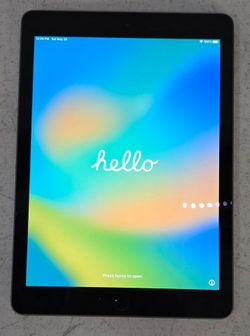 Apple iPad 6th Gen 9.7" 128 GB