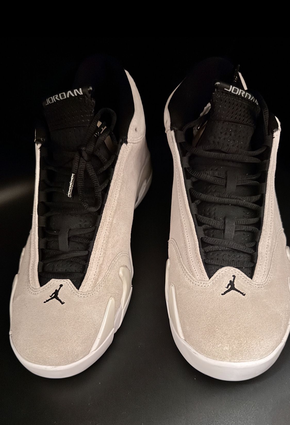 Air Jordan 14 Retro. 384664 020