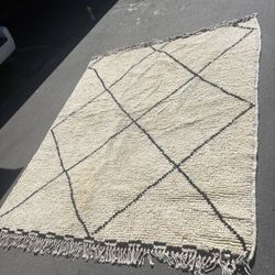 8/10 100% Wool Handmade Rug In Walnut Creek 