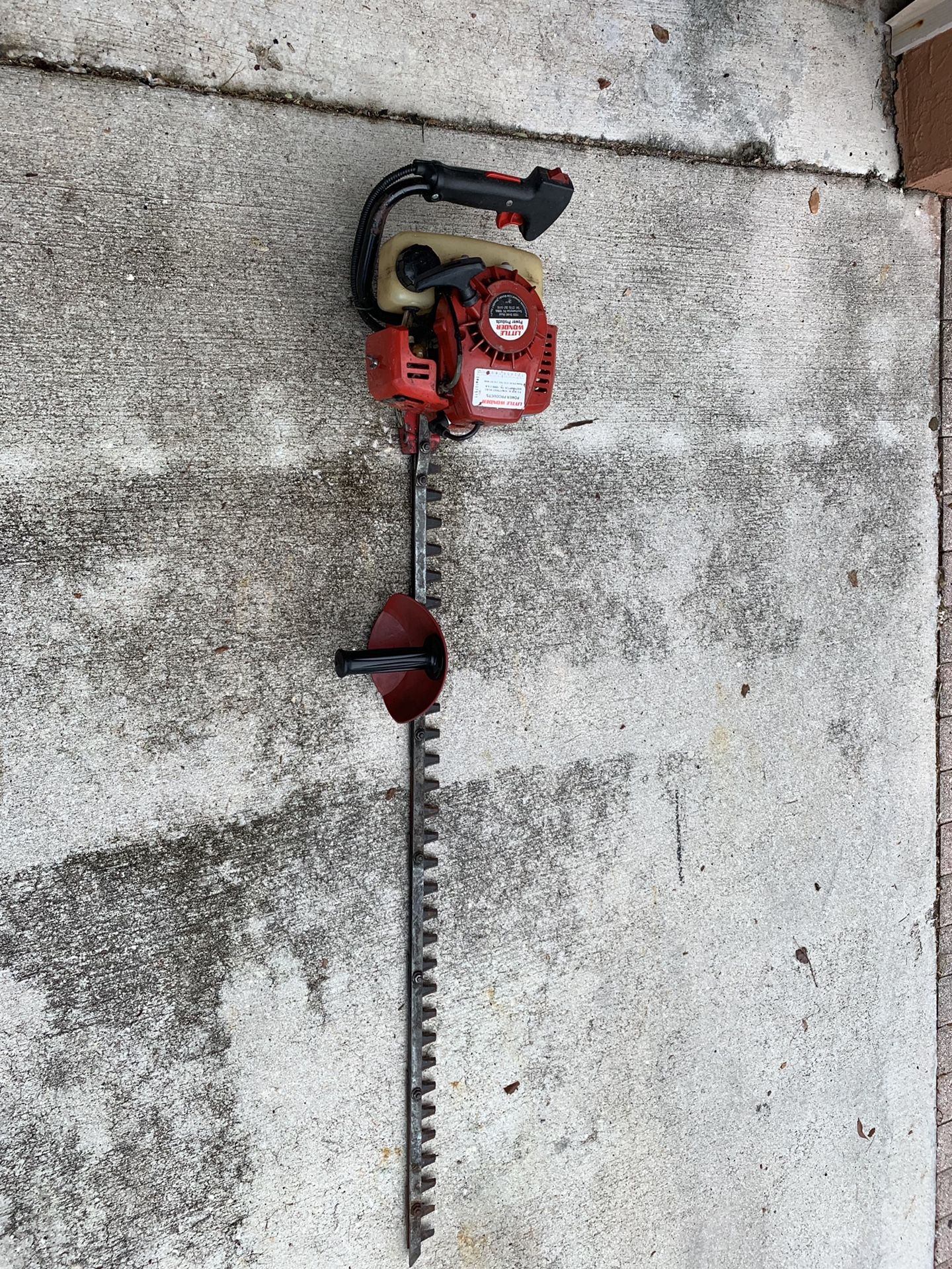 Little wonder hedge trimmer 43 in blade for Sale in Tamarac, FL OfferUp