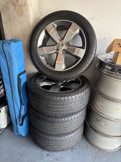 20’ alloy OEM jeep grand Cherokee wheels & tires