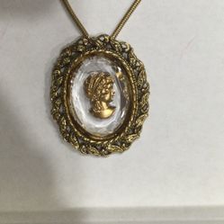 Vintage Cameo Pendant
