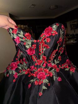 Black Floral Quince Dress