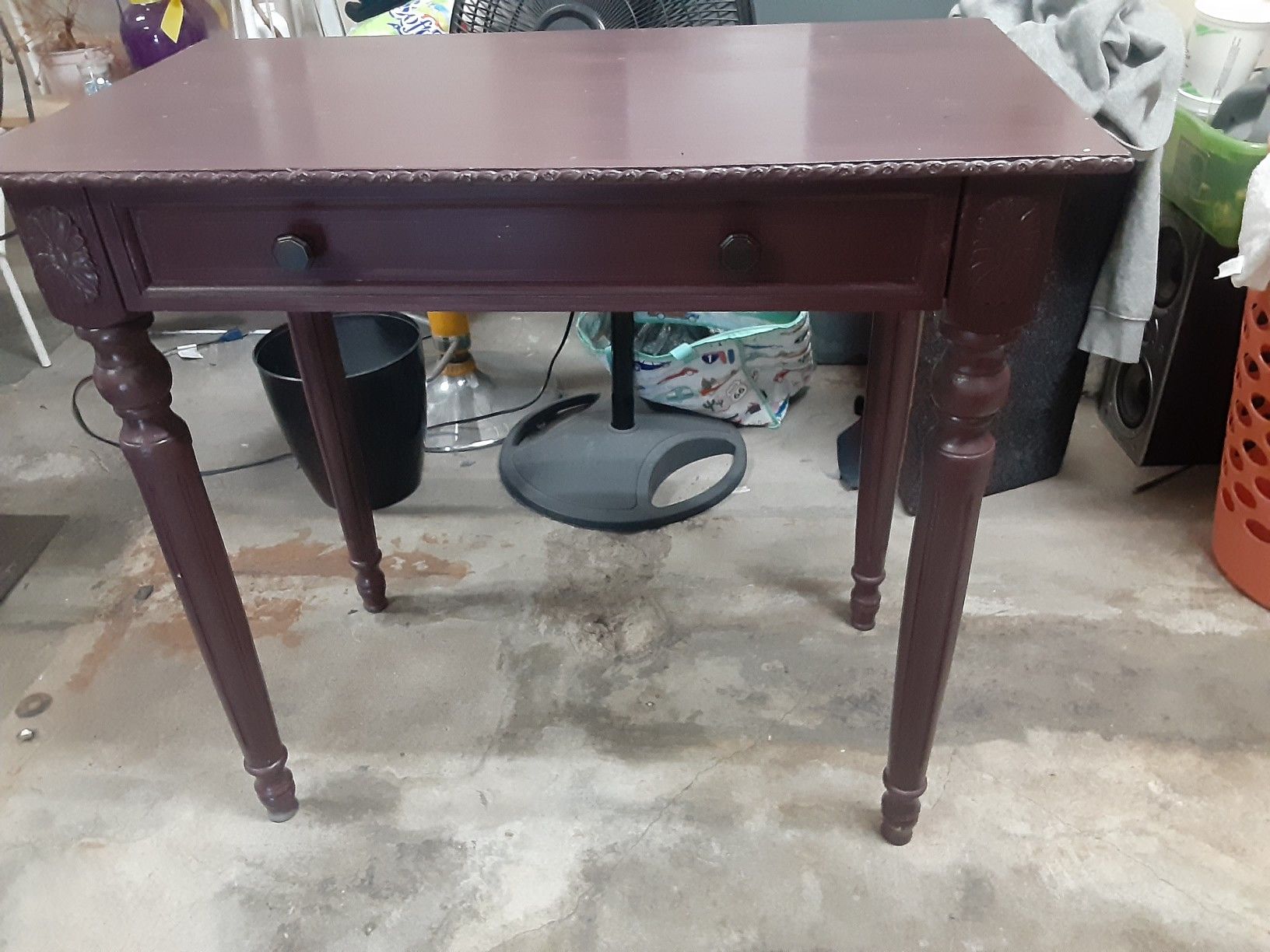 Desk/ table