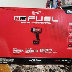 Milwaukee
M18 FUEL Brushless 1/2 in. Impact Wrench w/Friction Ring Kit w/One 5.0 Ah Battery & Bag