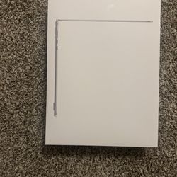 Silver MacBook Air 15” M4 ( BOX ONLY)
