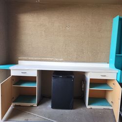 8 Foot Work Bench with 2 Cabinets and 2 Drawers - GREAT Tool Storage!