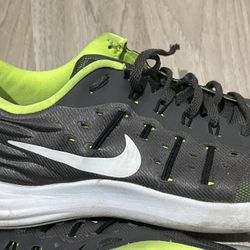 Nike bolt 9.5-10 men 