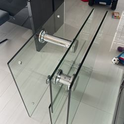 FULLY ROTATIONAL GLASS TABLE