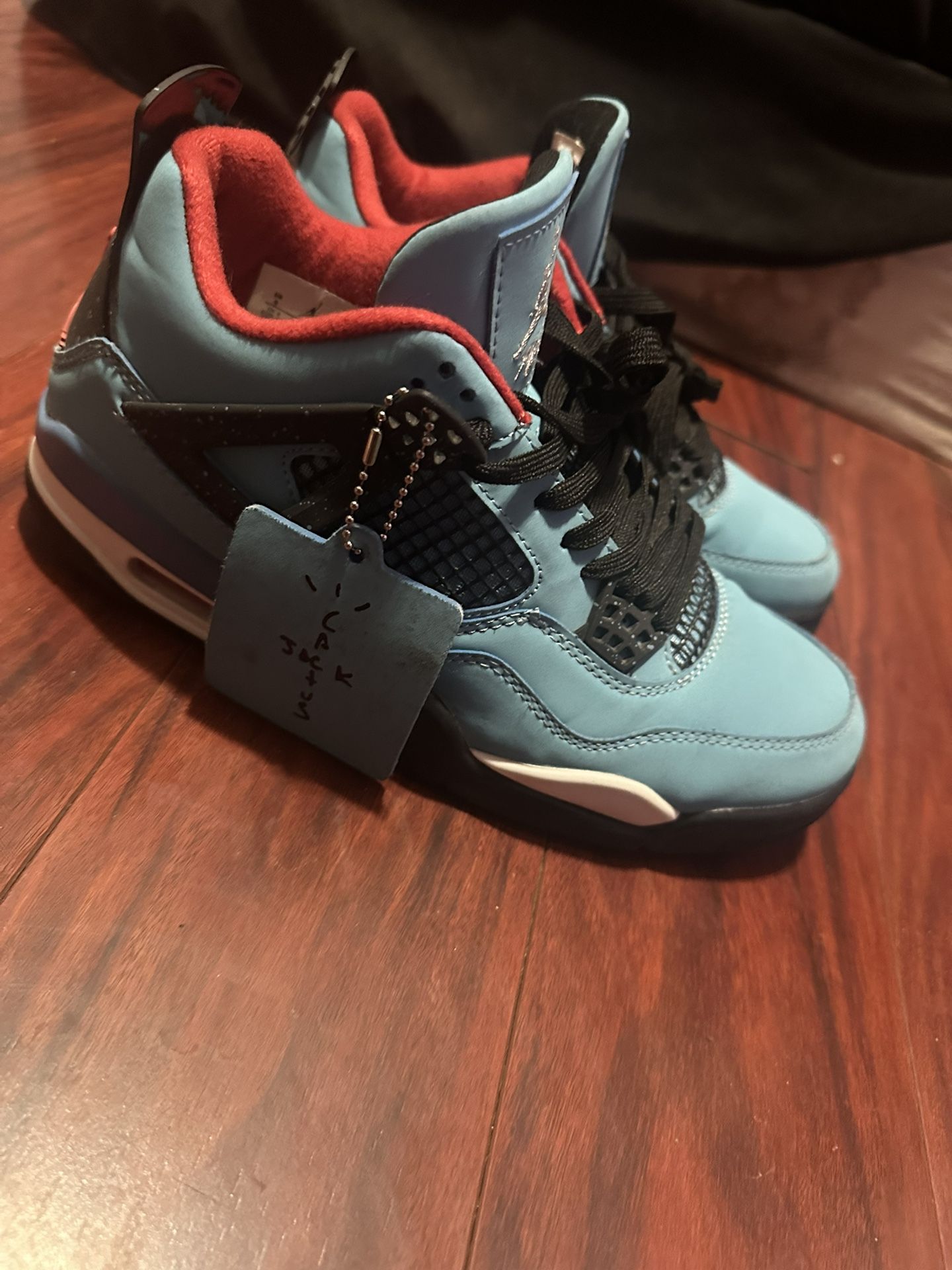 Jordan 4s Travis Scott Edition Size 9