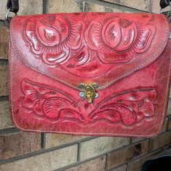 VINTAGE TOOLED RED LEATHER PURSE 