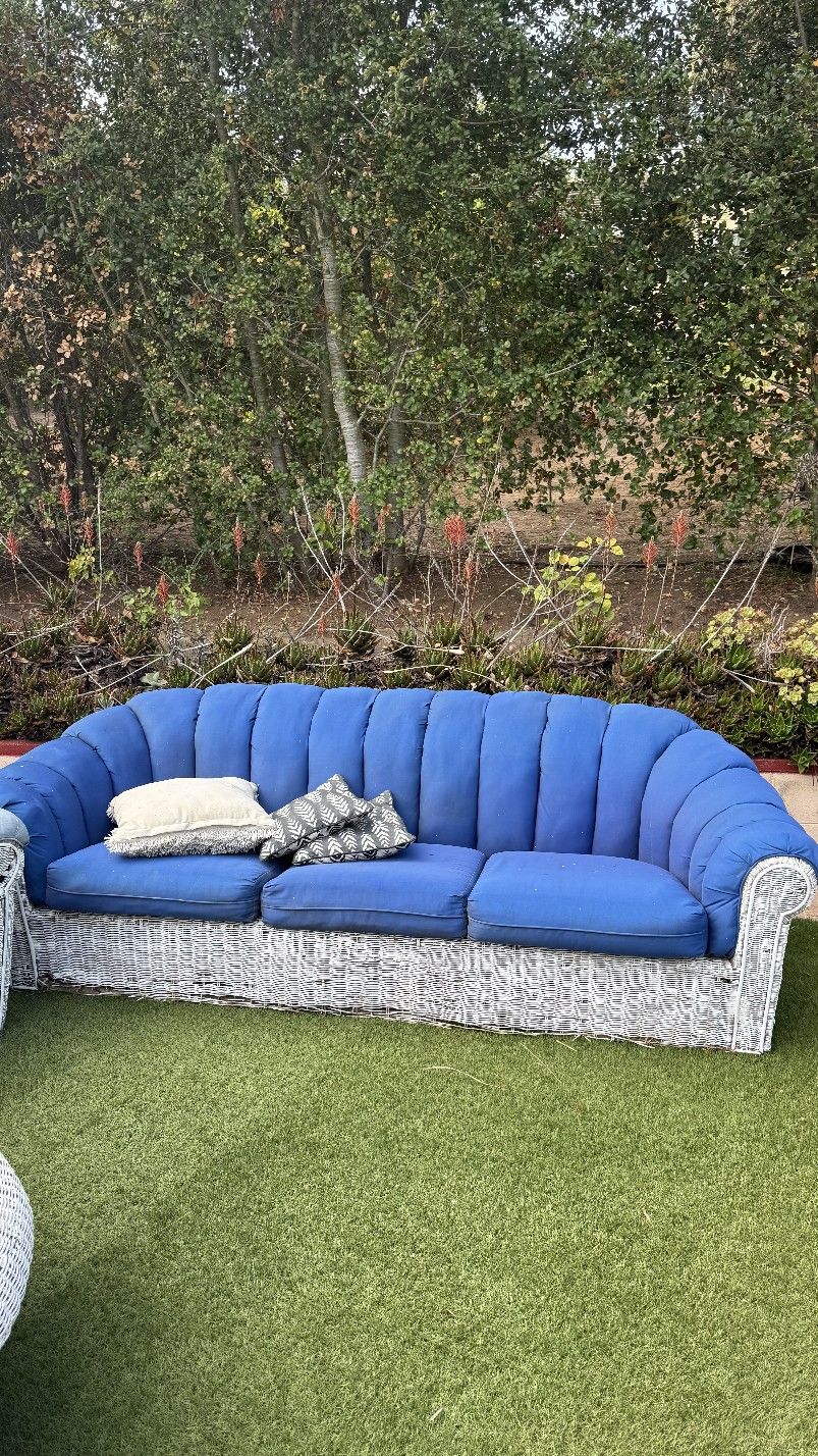 Wicker Sofa Good Cushion