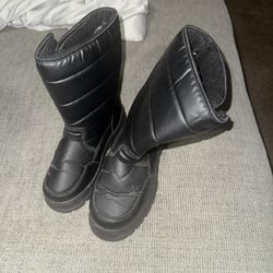 Snow Boots Size 8 Women 