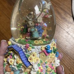 Musical Bunny Globe